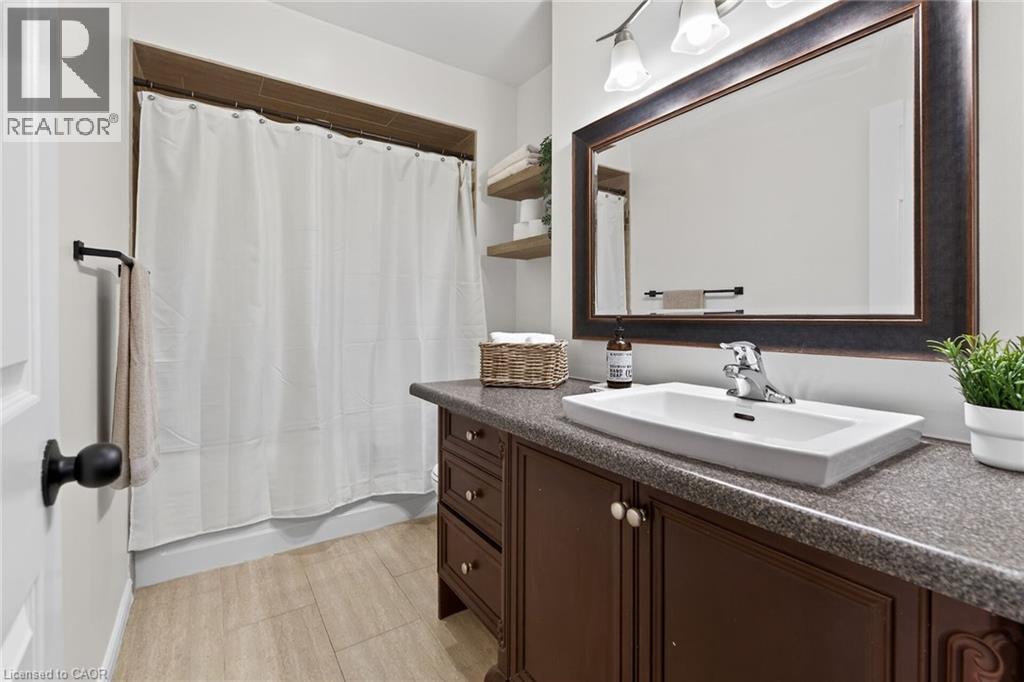#32 15 DERBY Street - 34