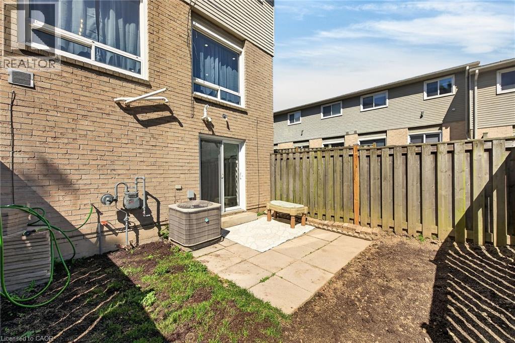 #32 15 DERBY Street - 47