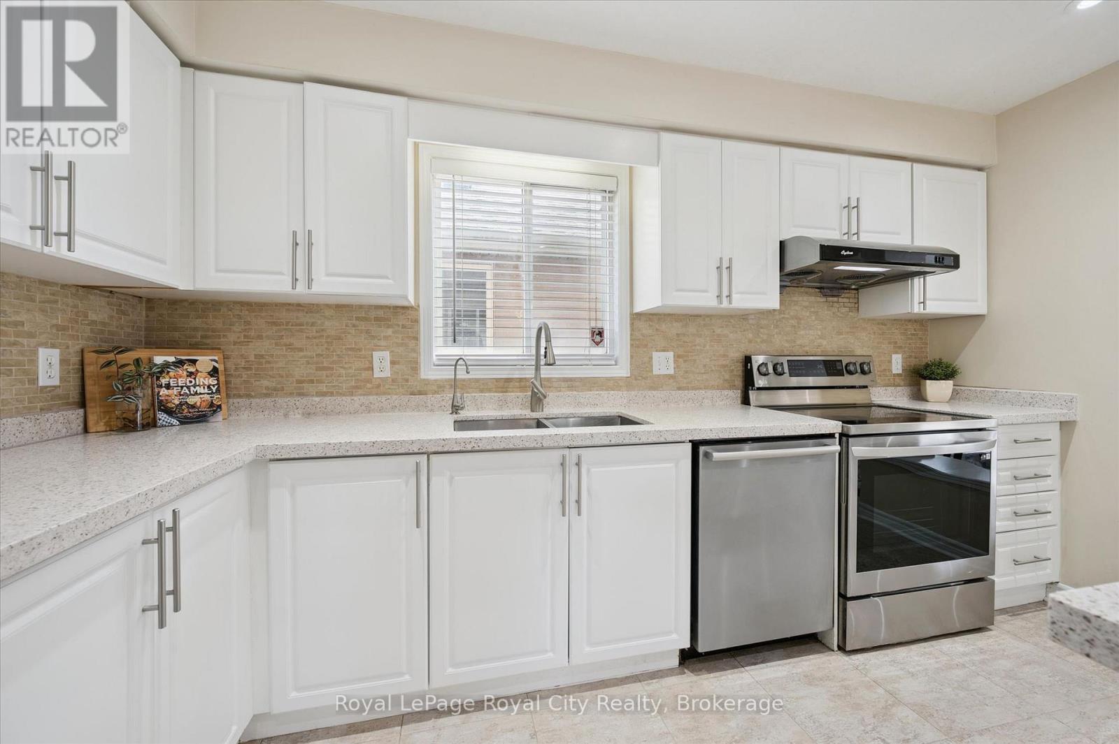 45 DARLING CRESCENT - 12