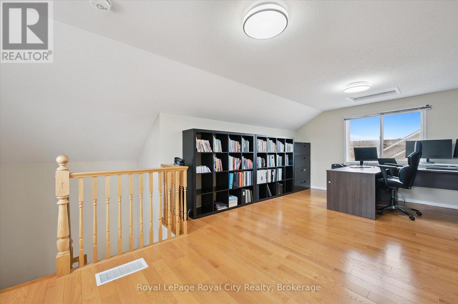 45 DARLING CRESCENT - 32