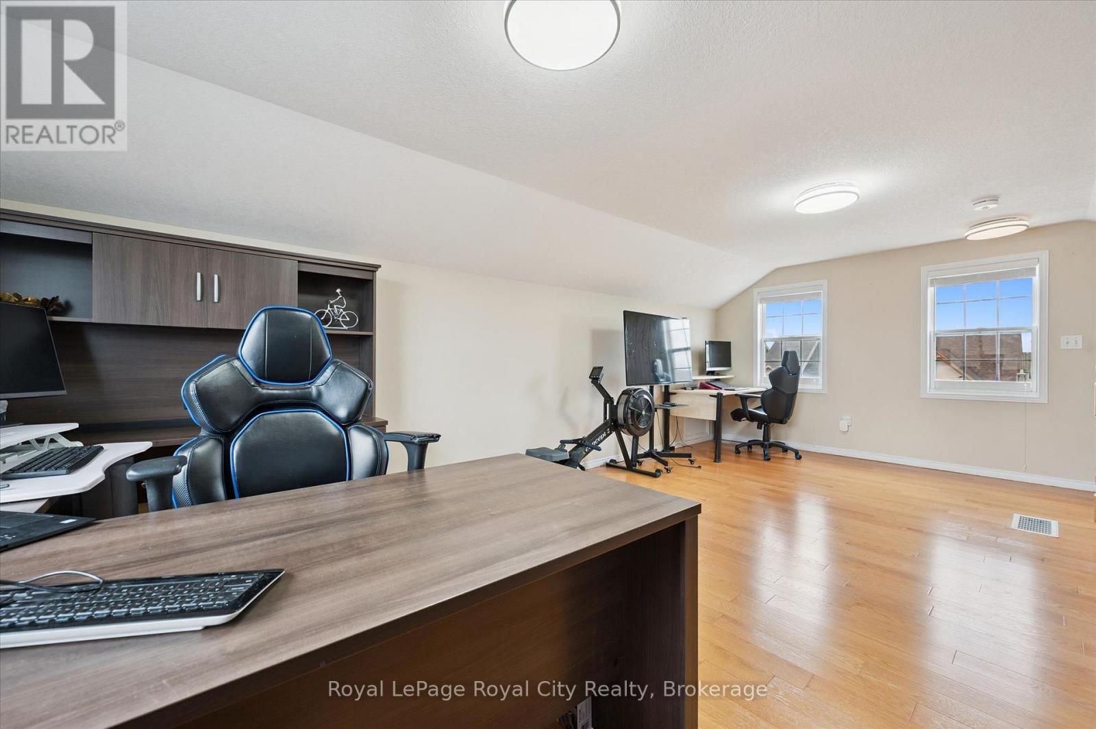 45 DARLING CRESCENT - 33