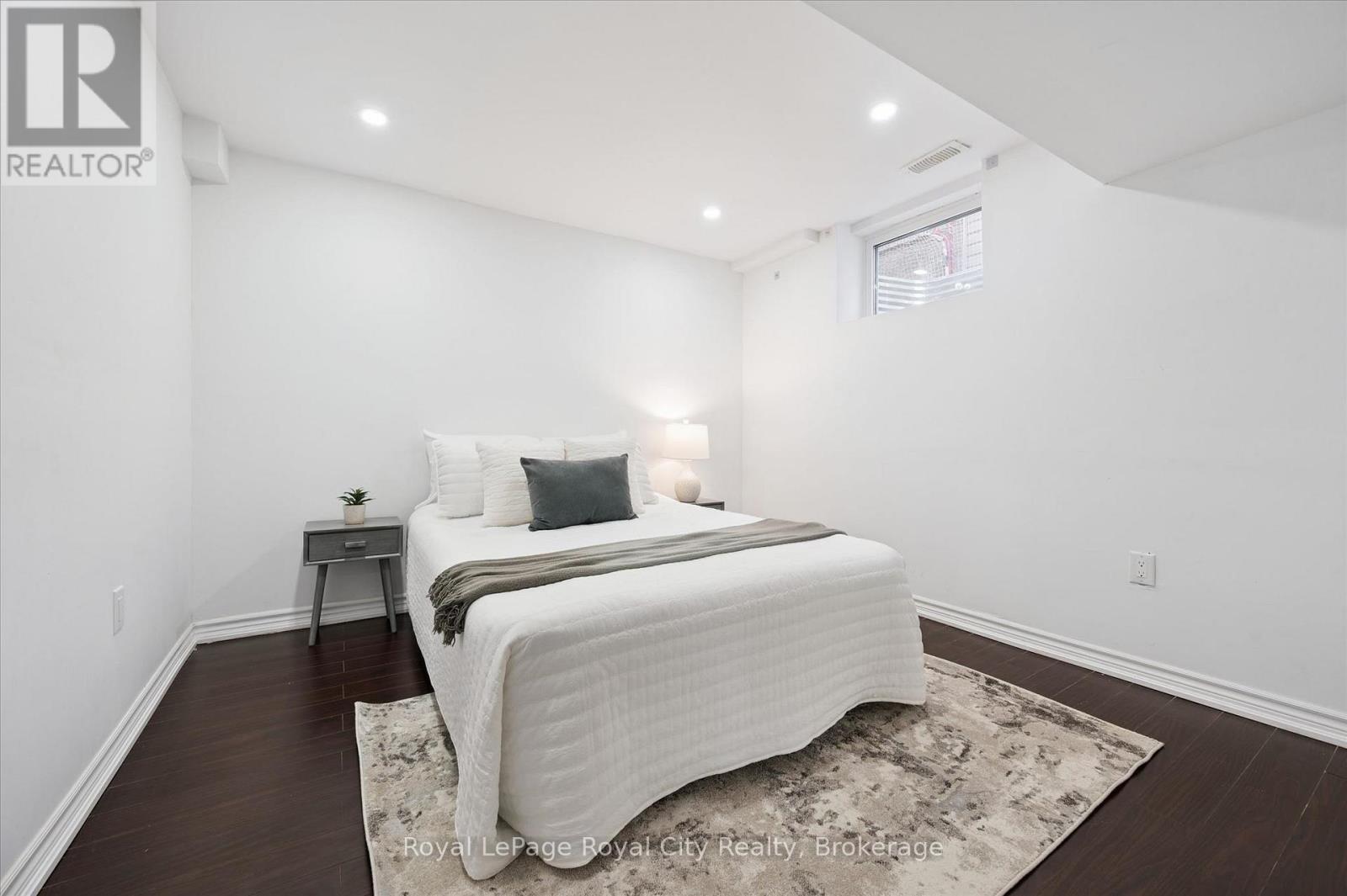 45 DARLING CRESCENT - 40