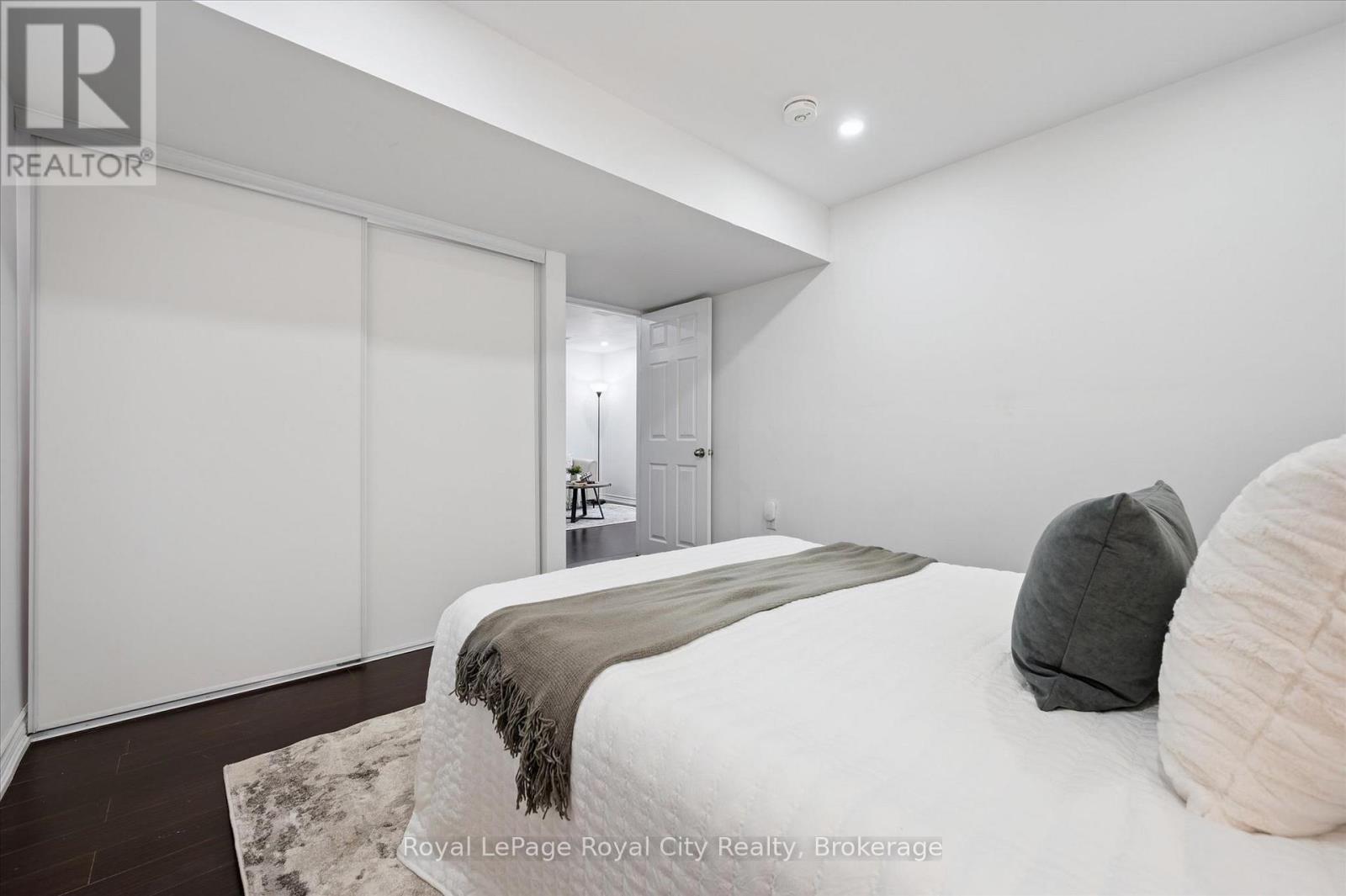 45 DARLING CRESCENT - 41