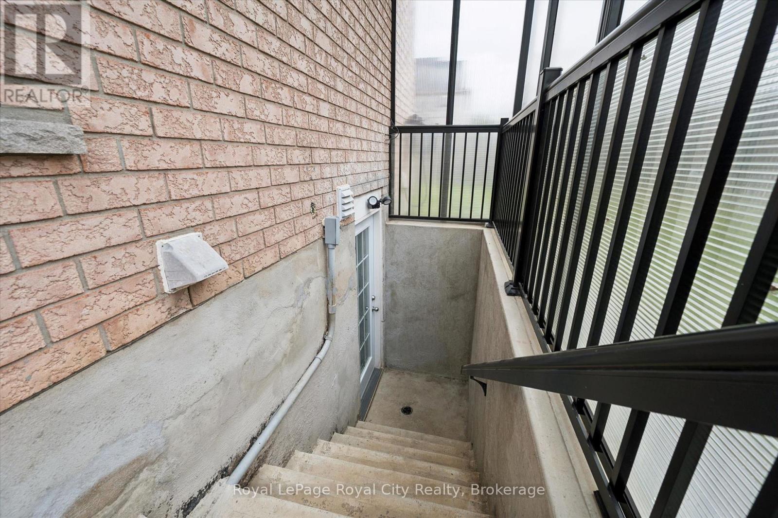 45 DARLING CRESCENT - 42