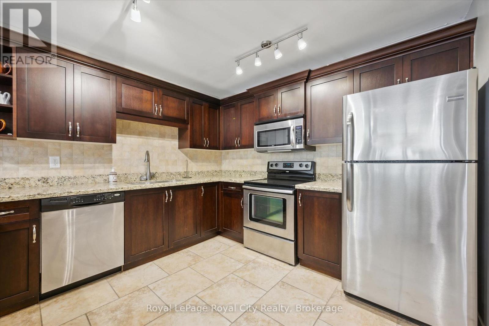 #508 55 YARMOUTH STREET - 34