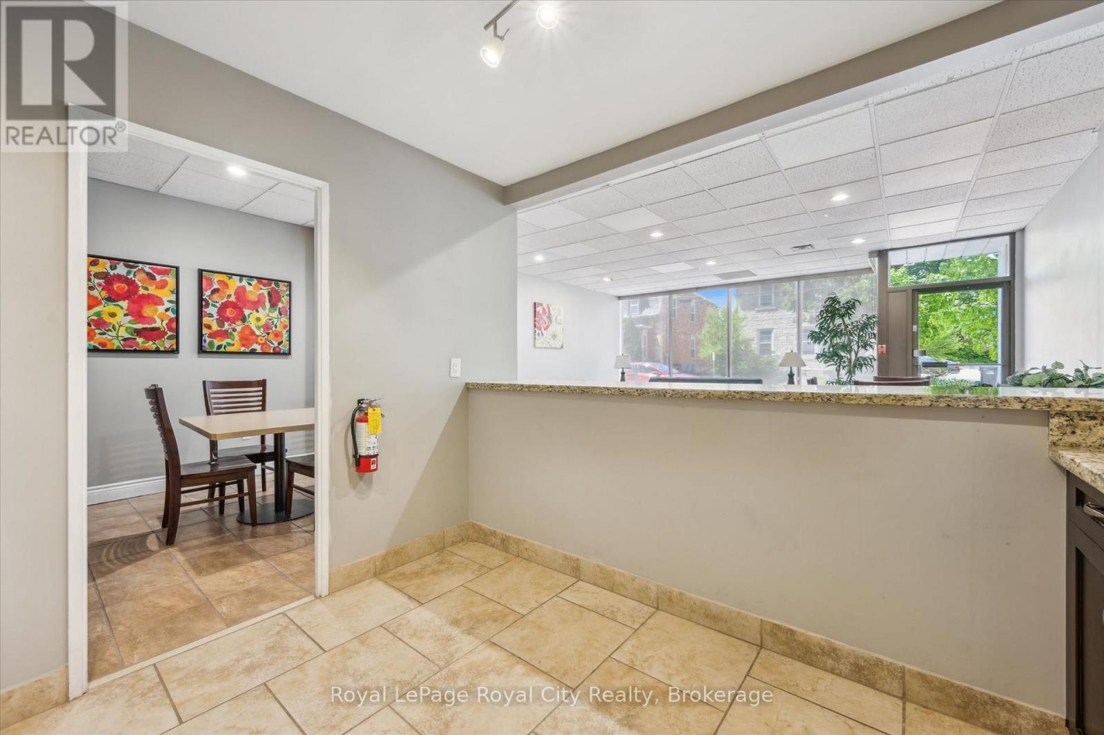 #508 55 YARMOUTH STREET - 35