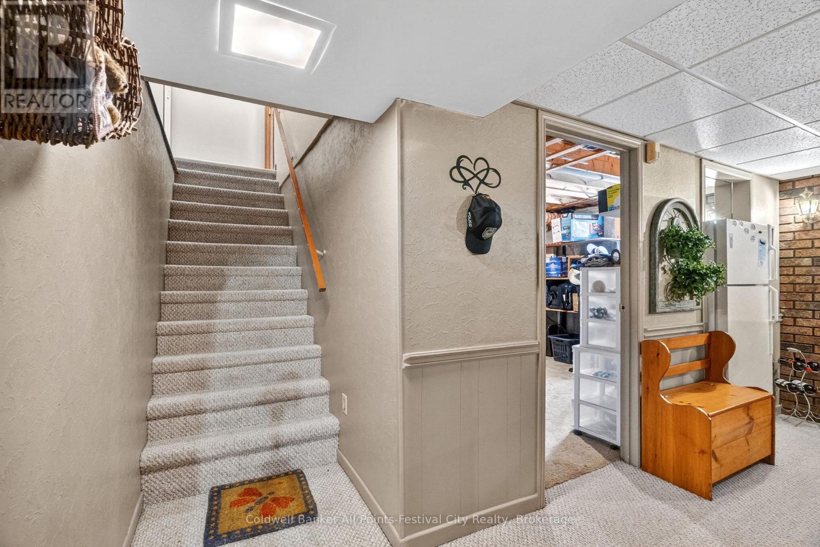 30 MOHAWK CRESCENT