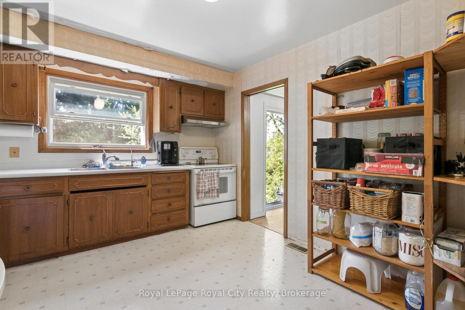55 LONSDALE DRIVE - 11