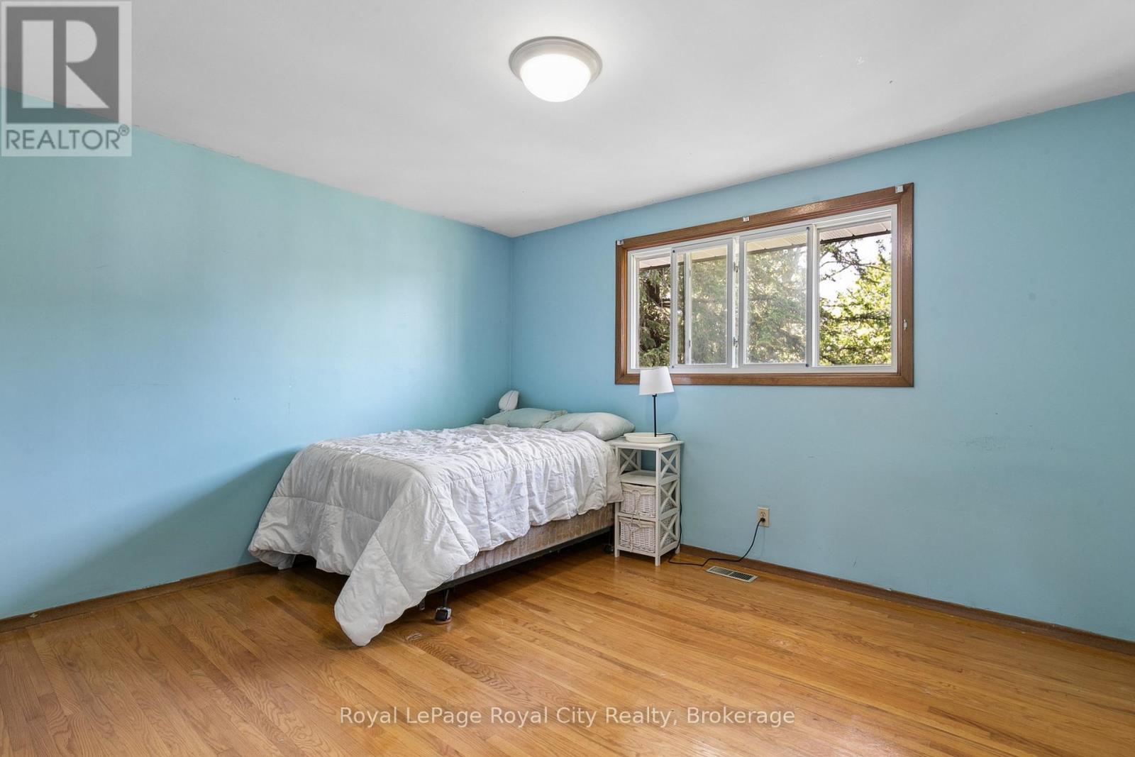 55 LONSDALE DRIVE - 14