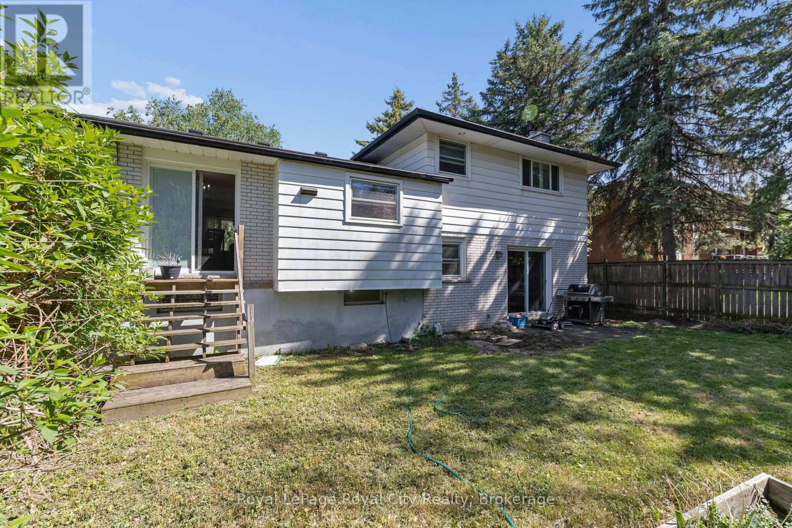 55 LONSDALE DRIVE - 25