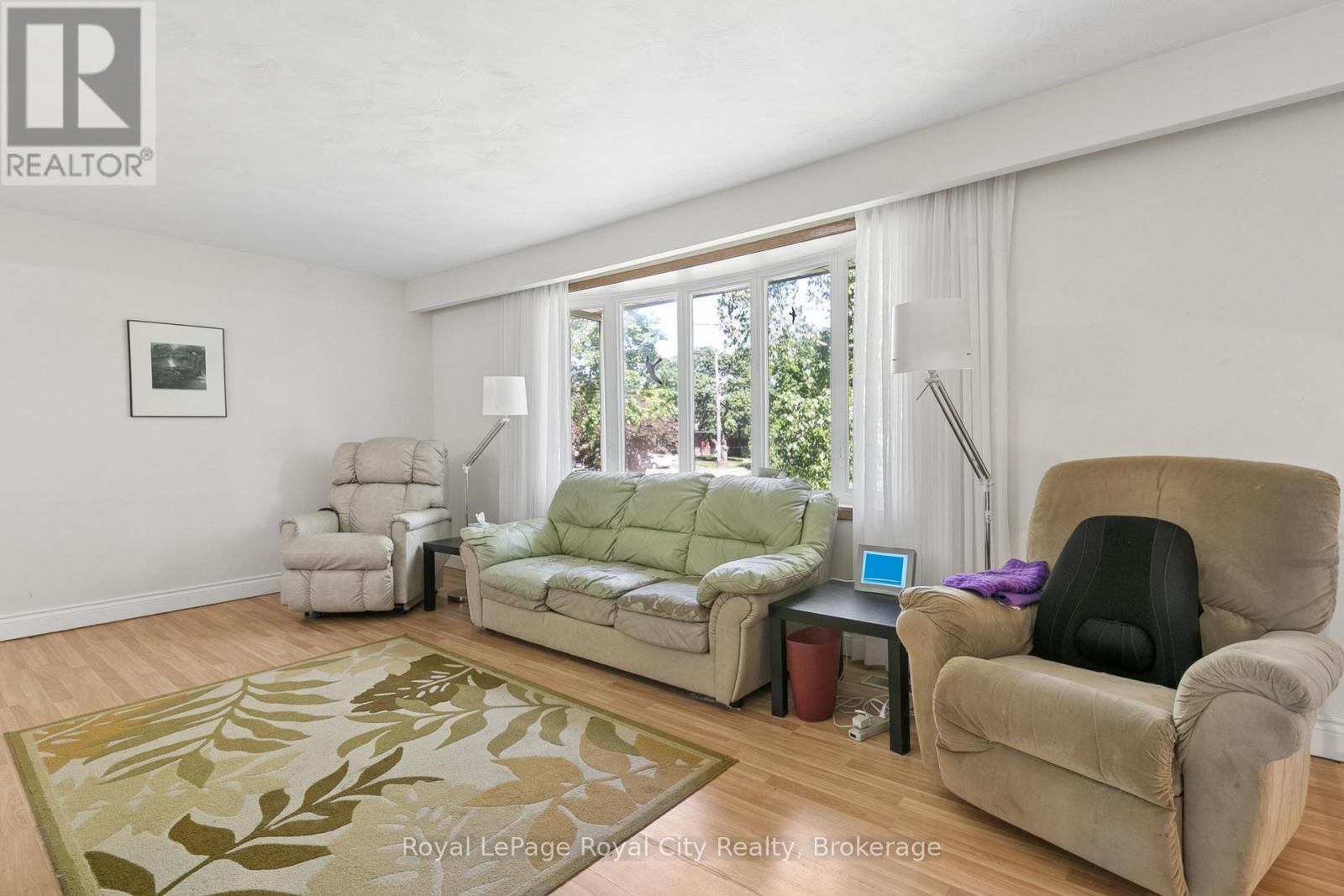 55 LONSDALE DRIVE - 6