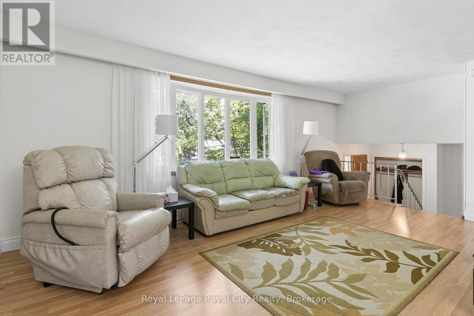 55 LONSDALE DRIVE - 7