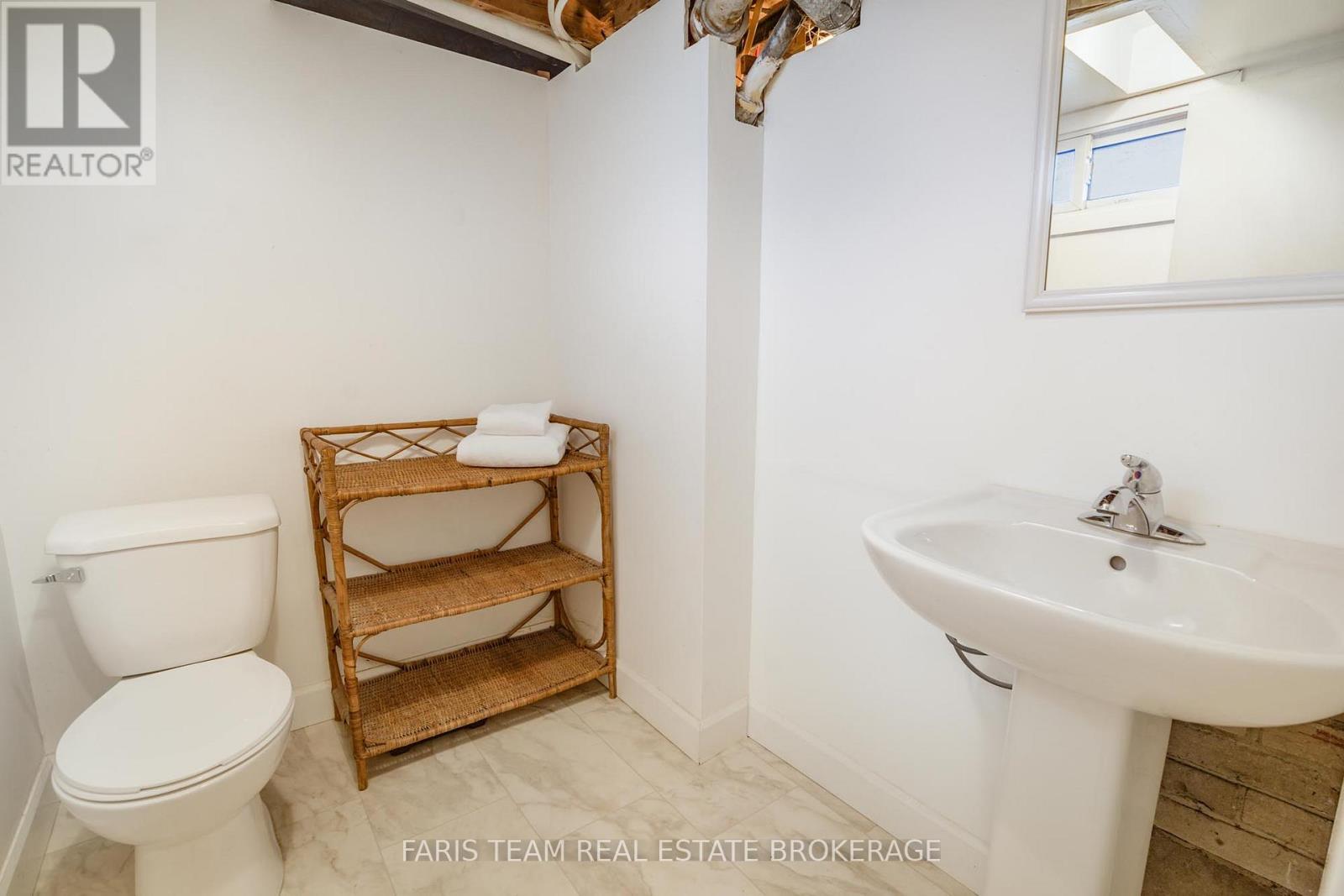 407 BAYVIEW PARKWAY - 22