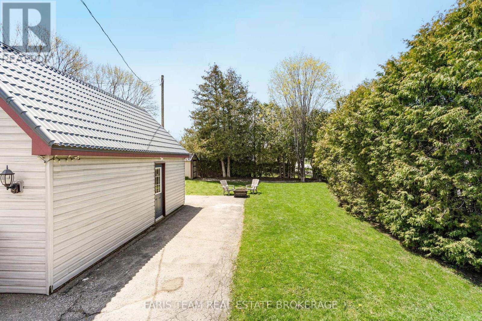407 BAYVIEW PARKWAY - 26