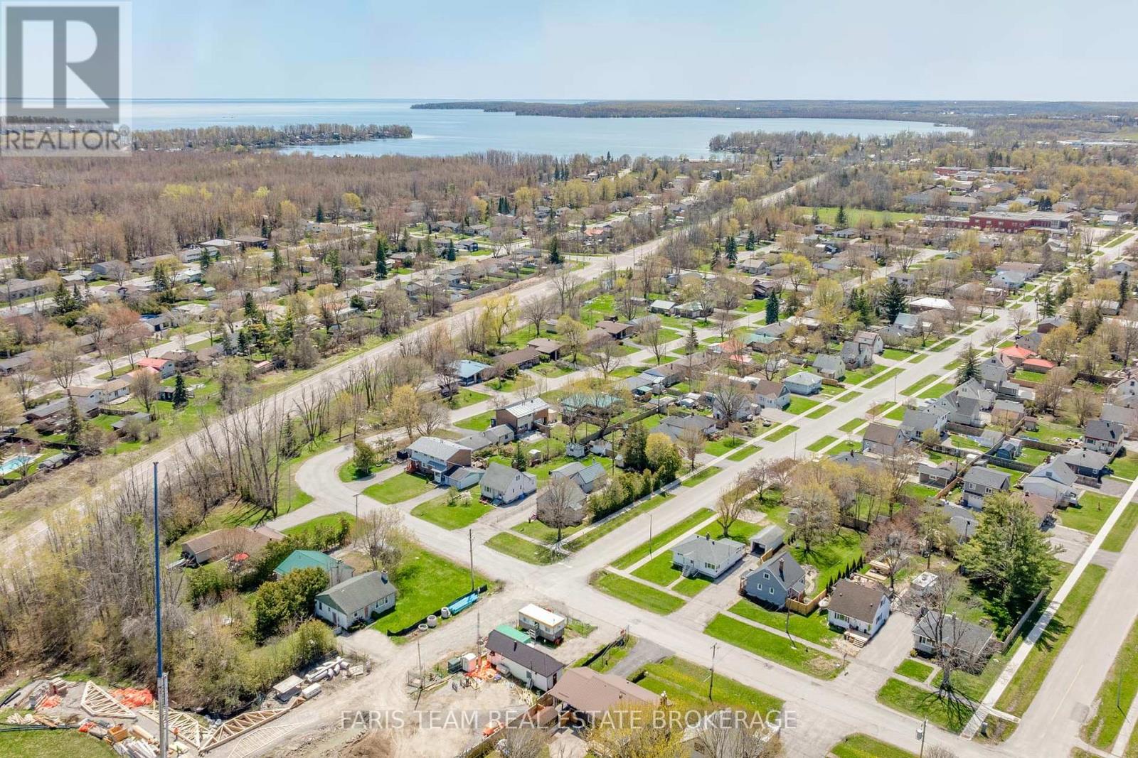 407 BAYVIEW PARKWAY - 33