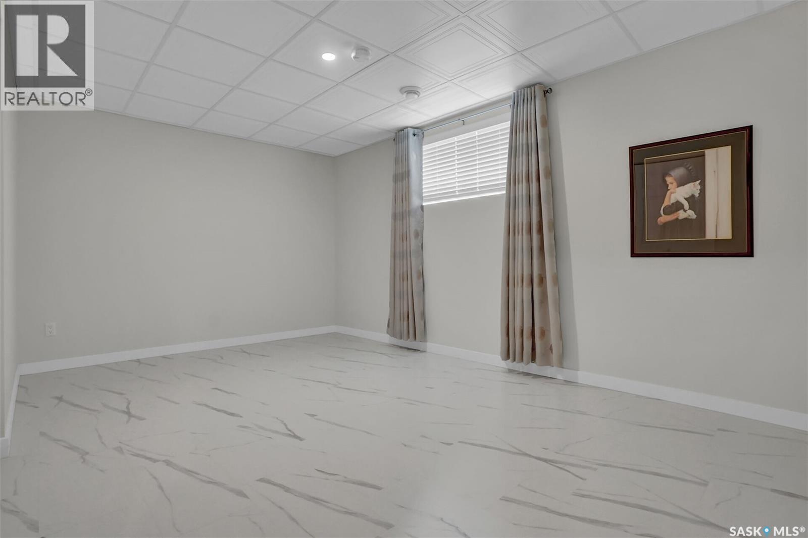8747 Wascana Gardens PLACE - 38