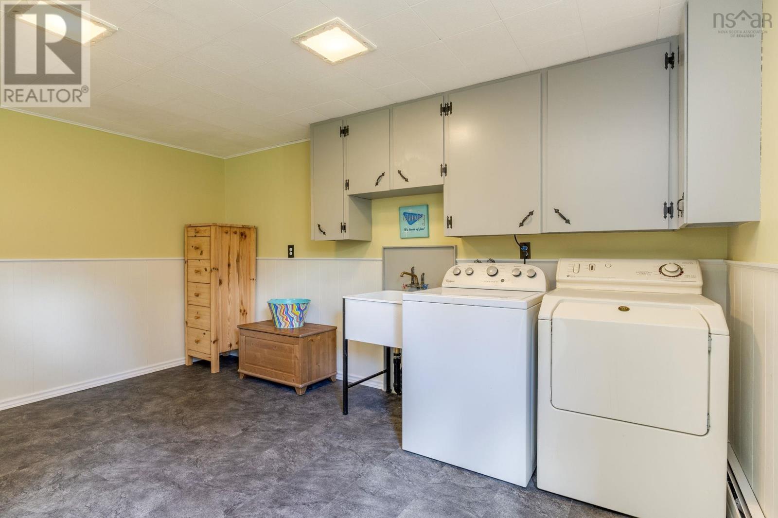 Property 24 of 46 of 49 Birkdale Crescent