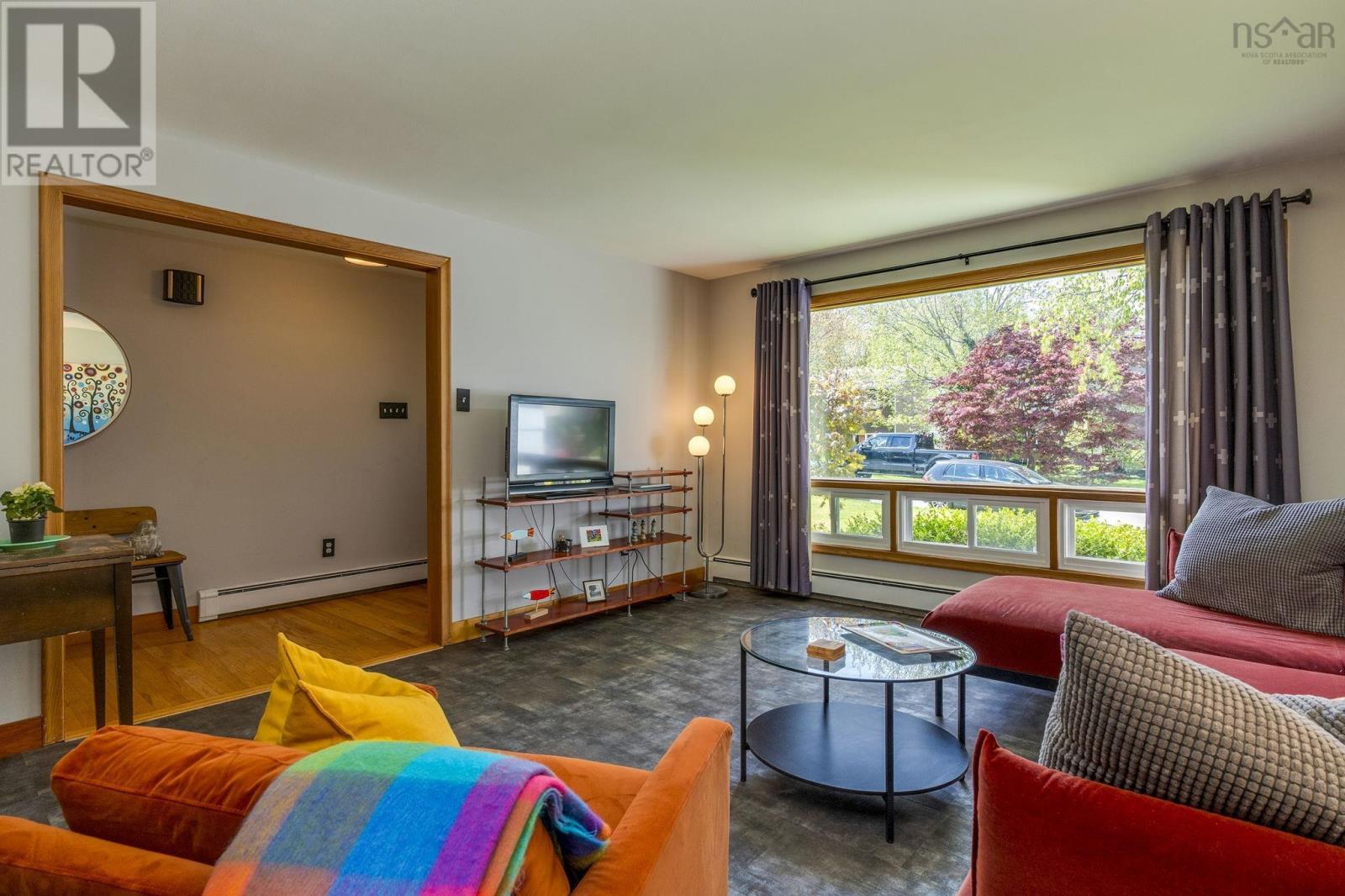 Property 21 of 46 of 49 Birkdale Crescent
