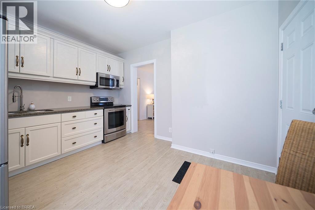 171 DRUMMOND Street - 22