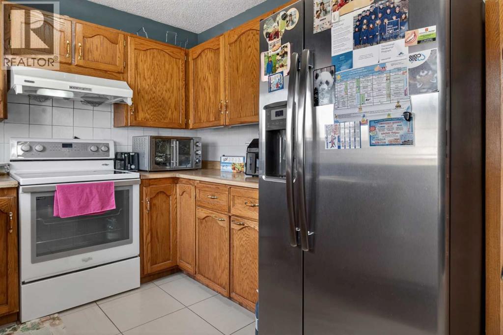 124 Falchurch Crescent NE - 12