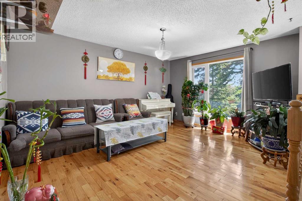 124 Falchurch Crescent NE - 4