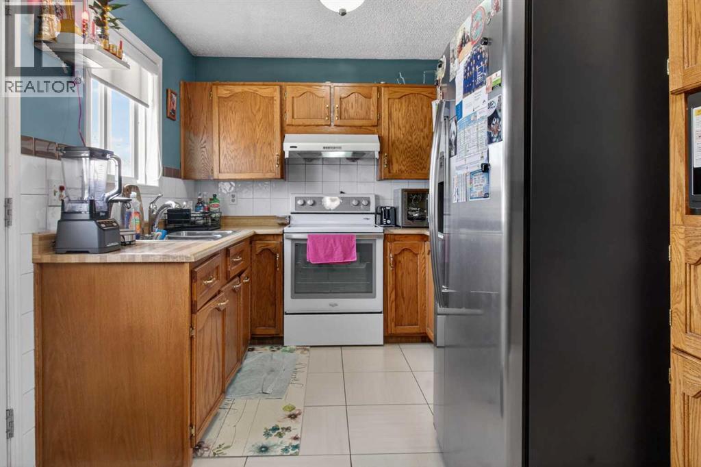 124 Falchurch Crescent NE - 11