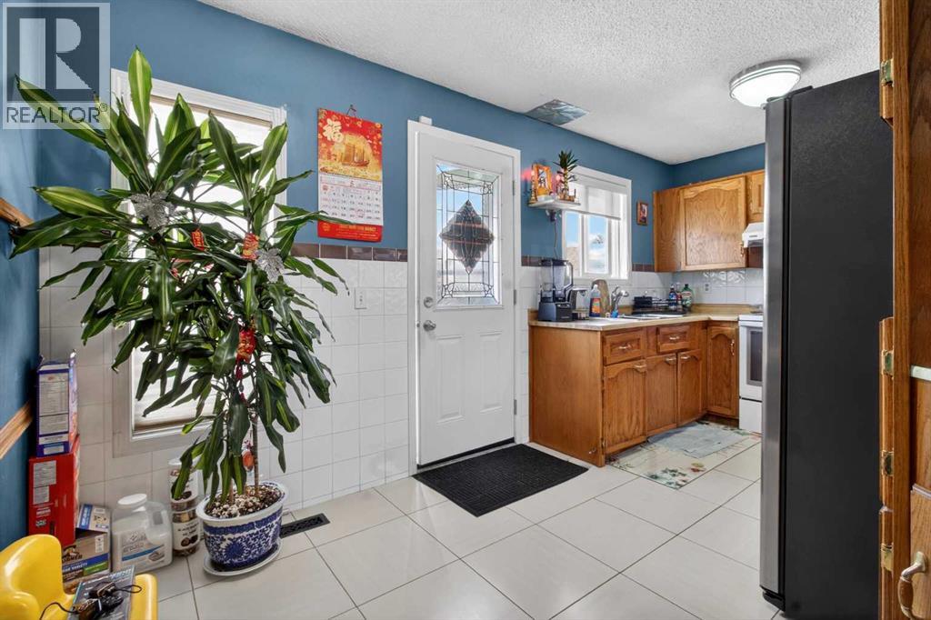 124 Falchurch Crescent NE - 10