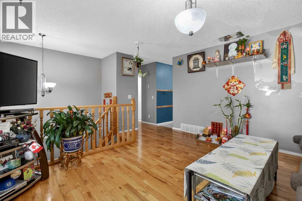 124 Falchurch Crescent NE - 6