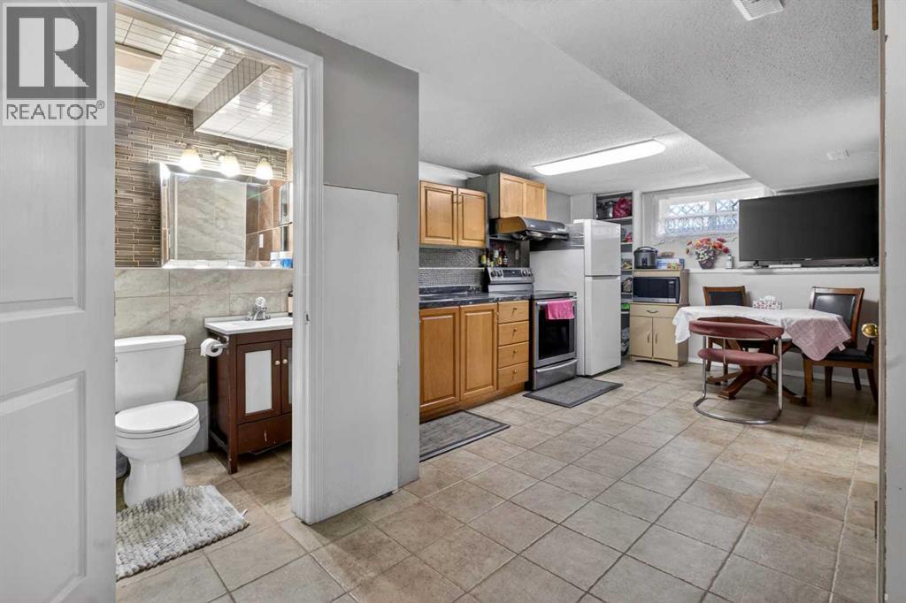 124 Falchurch Crescent NE - 17