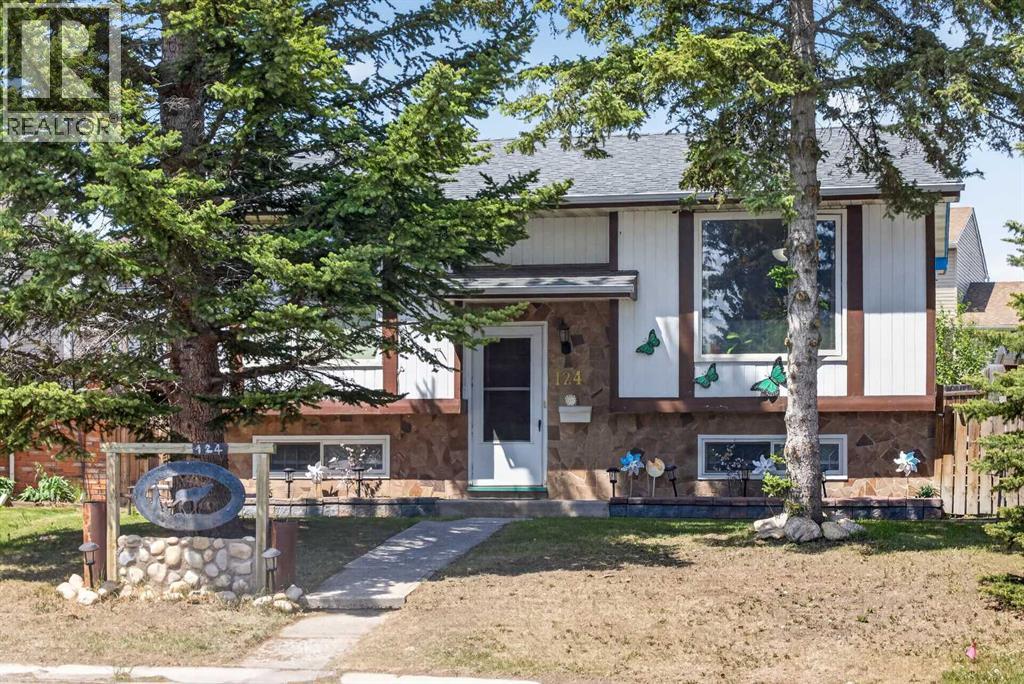 124 Falchurch Crescent NE - 27