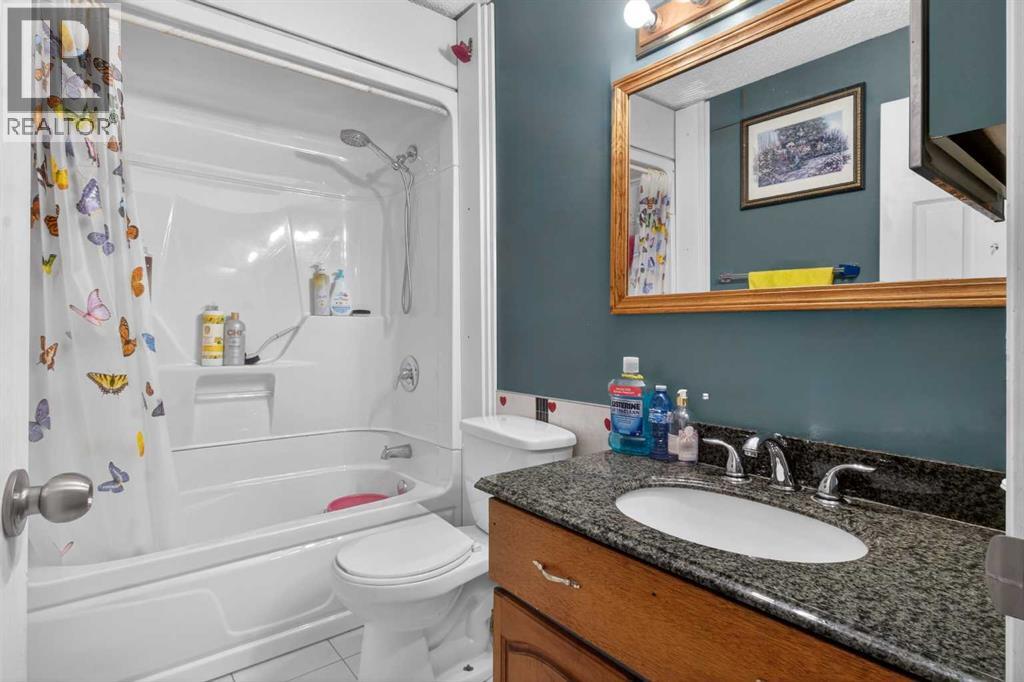 124 Falchurch Crescent NE - 8