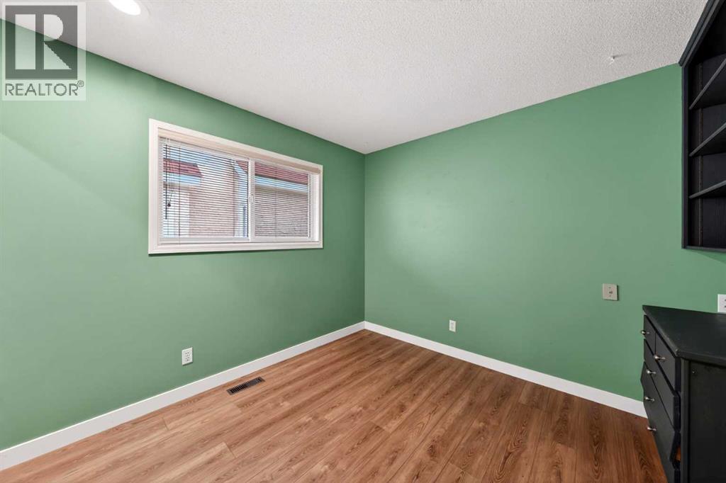 28 Shawfield Way SW — photo 14
