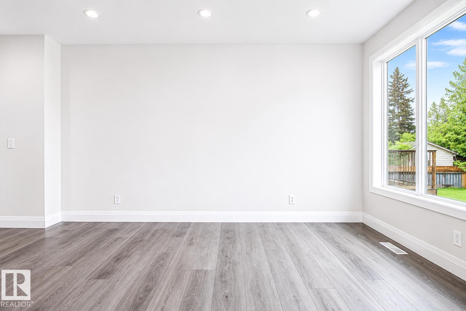 8731 154 ST NW - 18