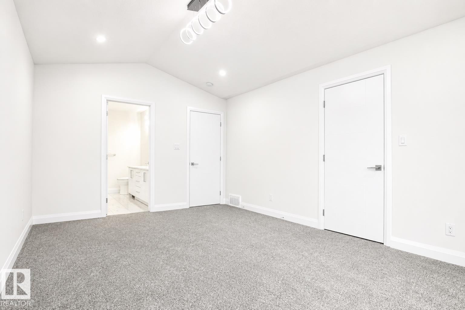 8731 154 ST NW - 32
