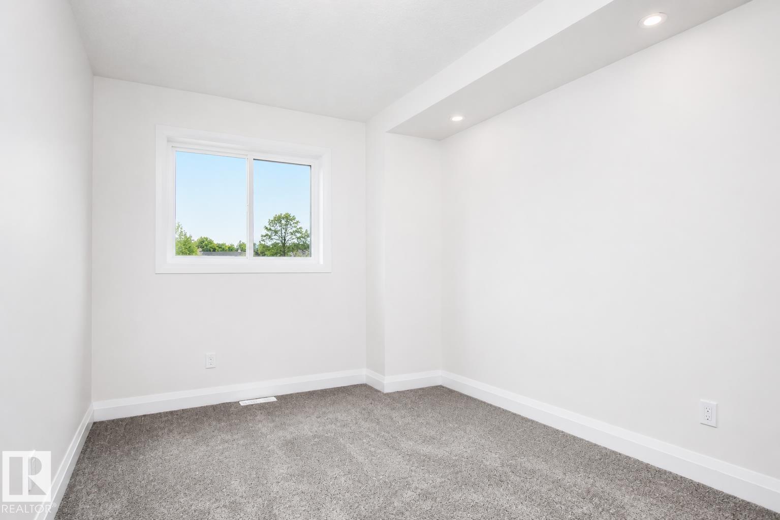 8731 154 ST NW - 34