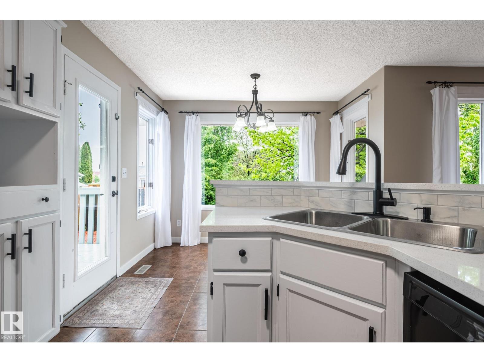16811 91 ST NW - 17