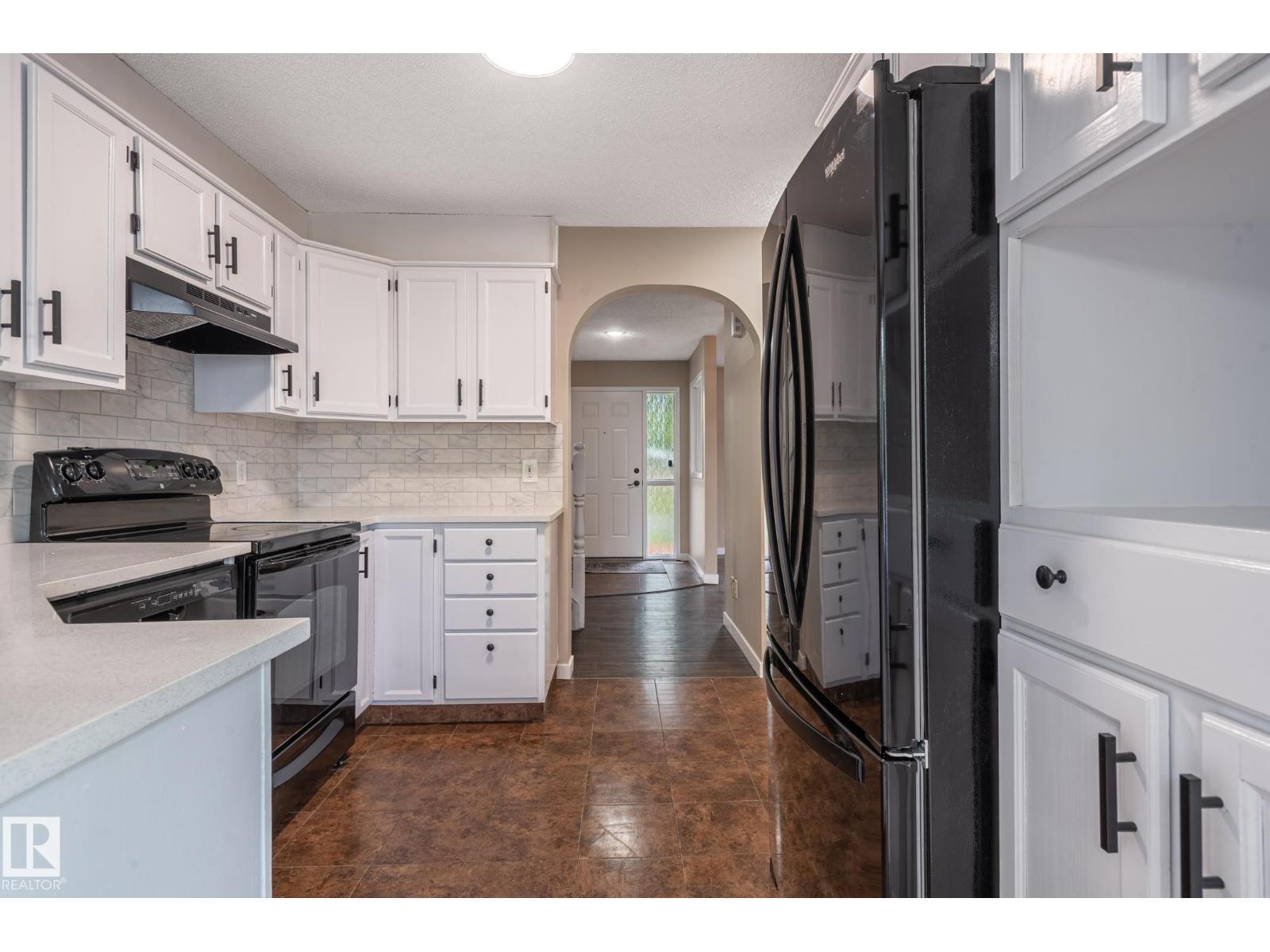 16811 91 ST NW - 18