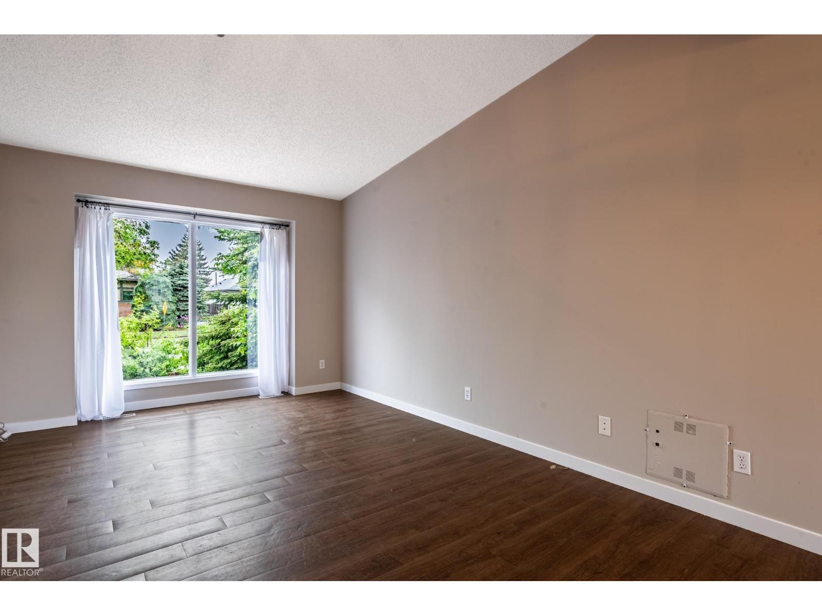 16811 91 ST NW - 8