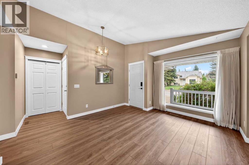 28 Shawfield Way SW — photo 8