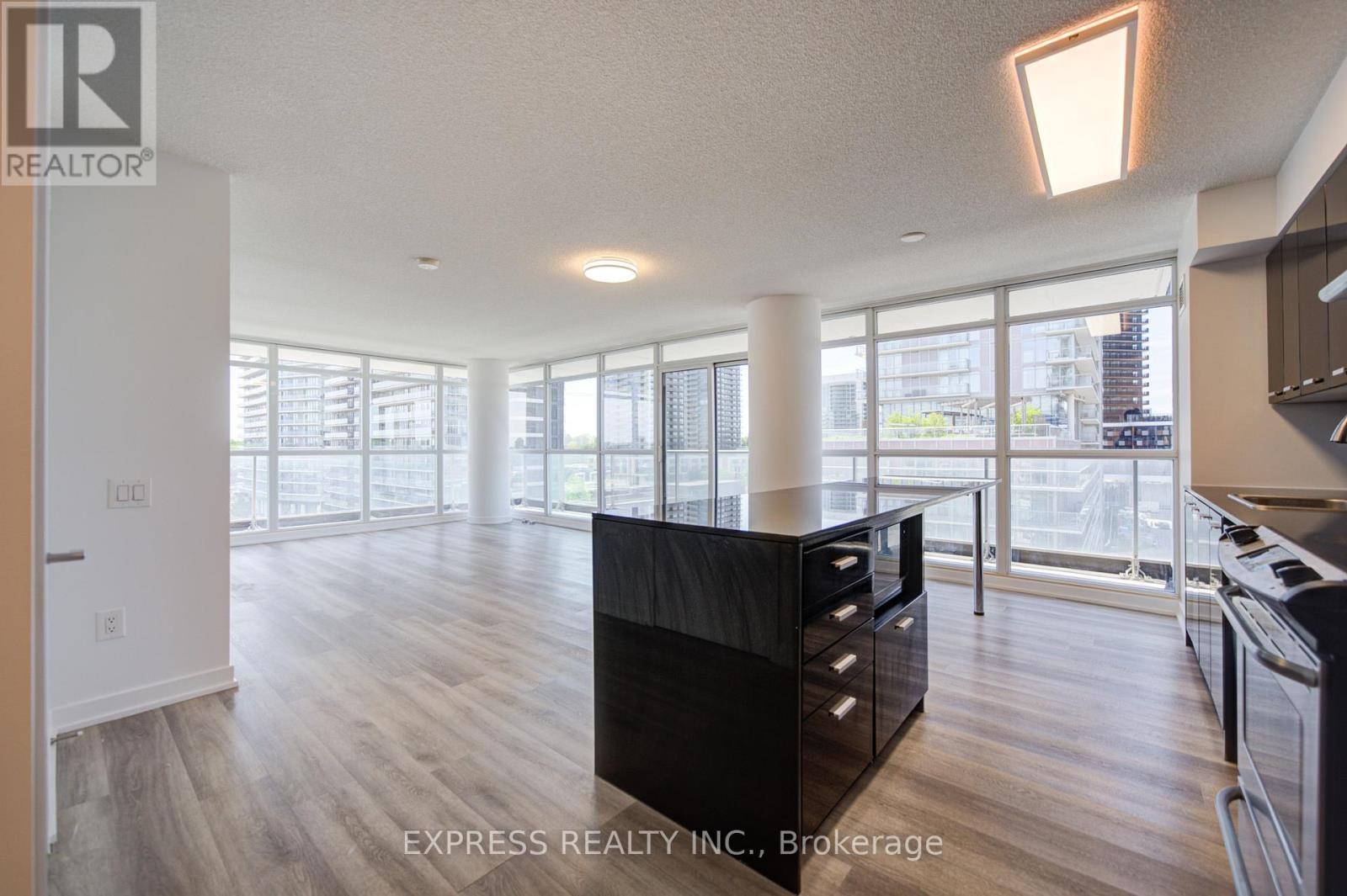 908 - 19 SINGER COURT