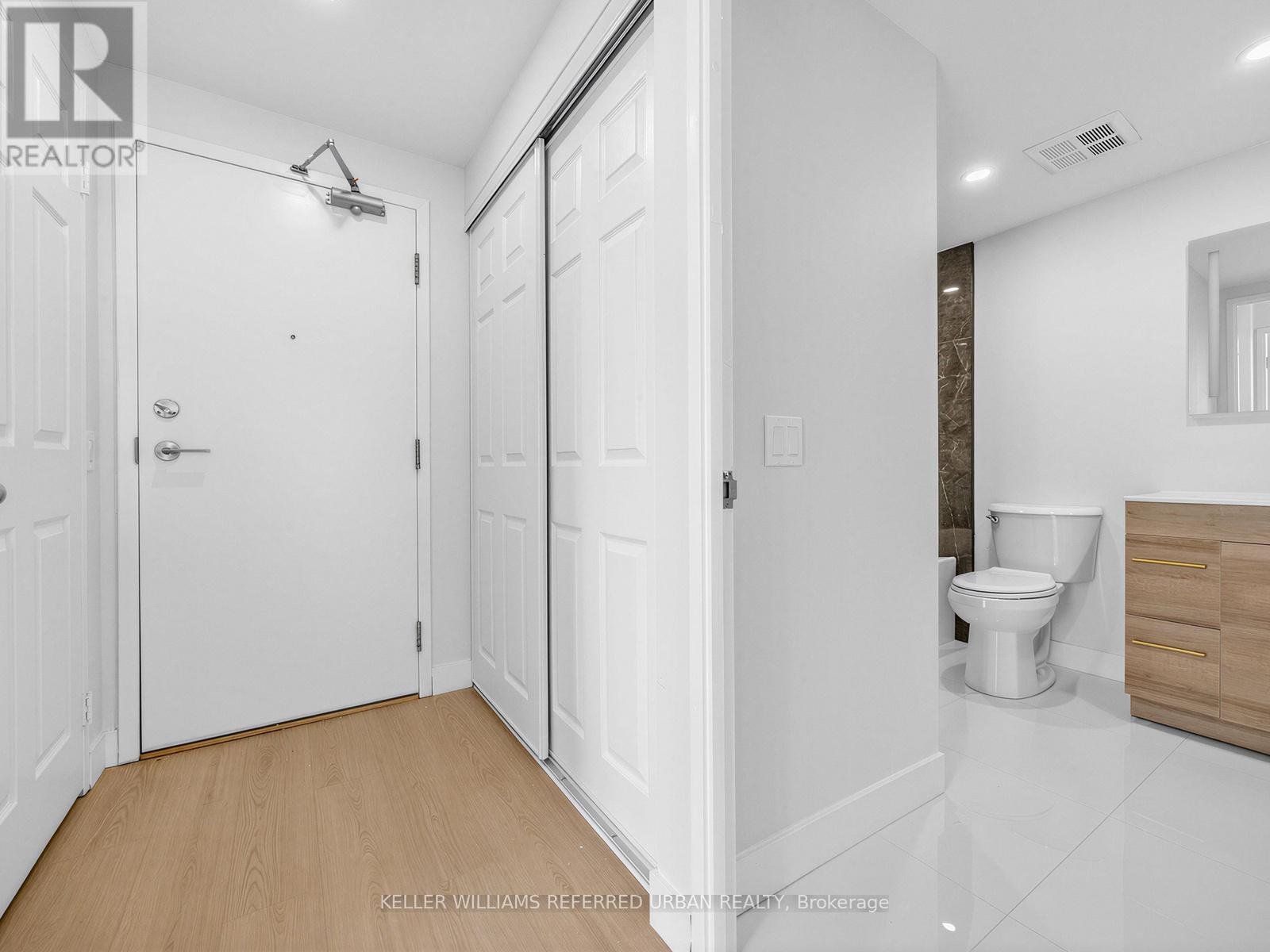 Listing photo of 501 - 7 BISHOP AVENUE