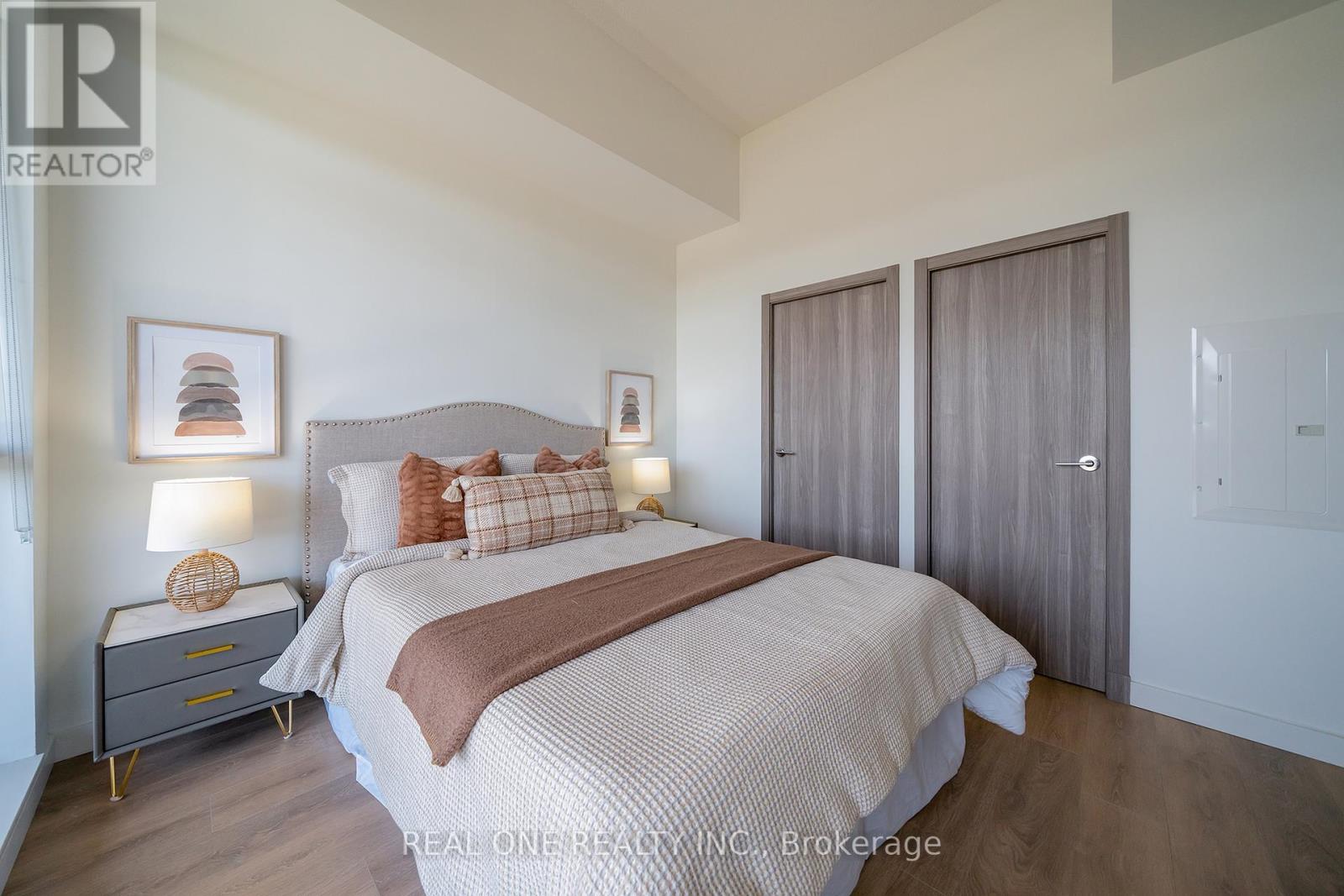 #503 25 MCMAHON DRIVE - 15