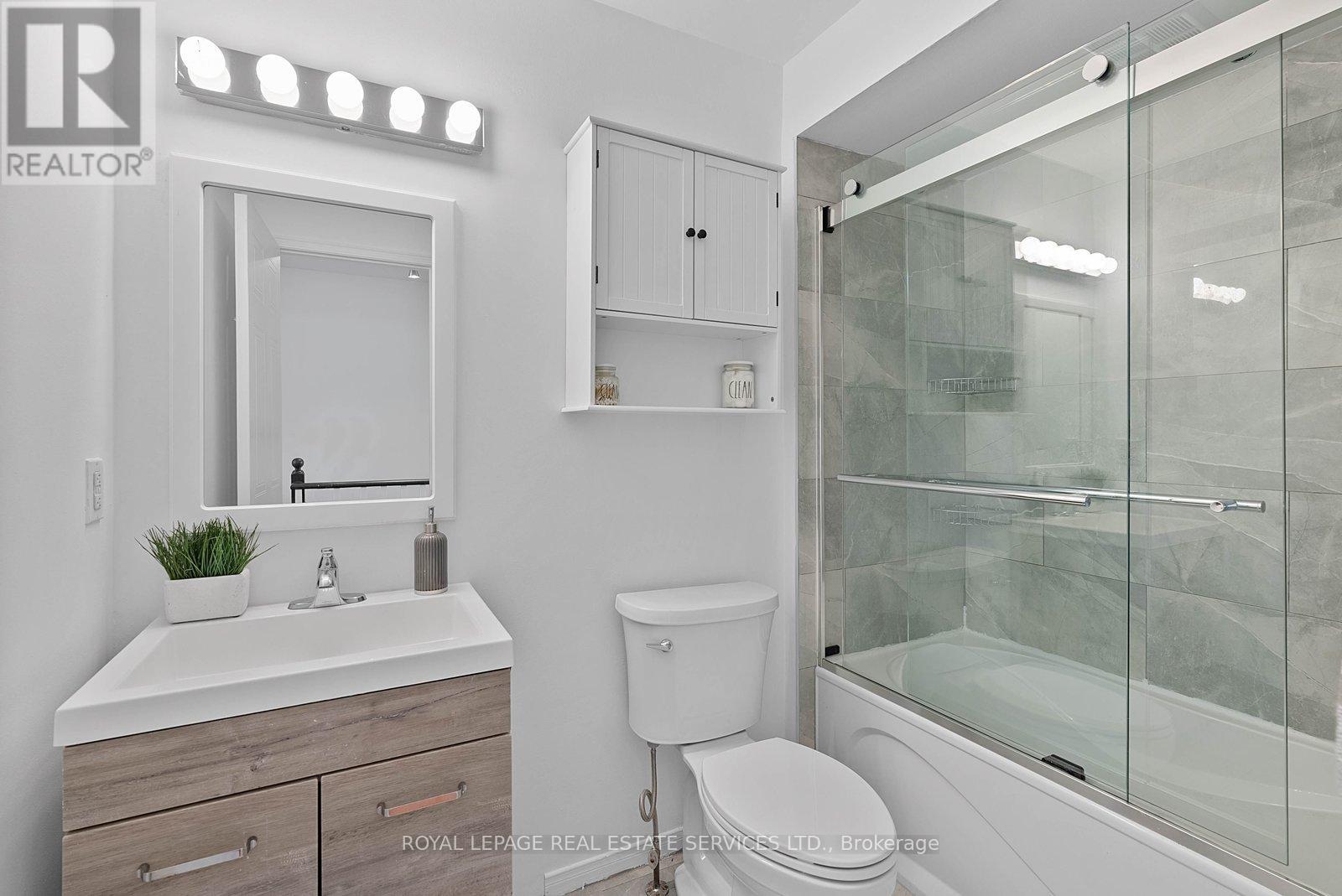 #207 262 ST HELENS AVENUE - 26