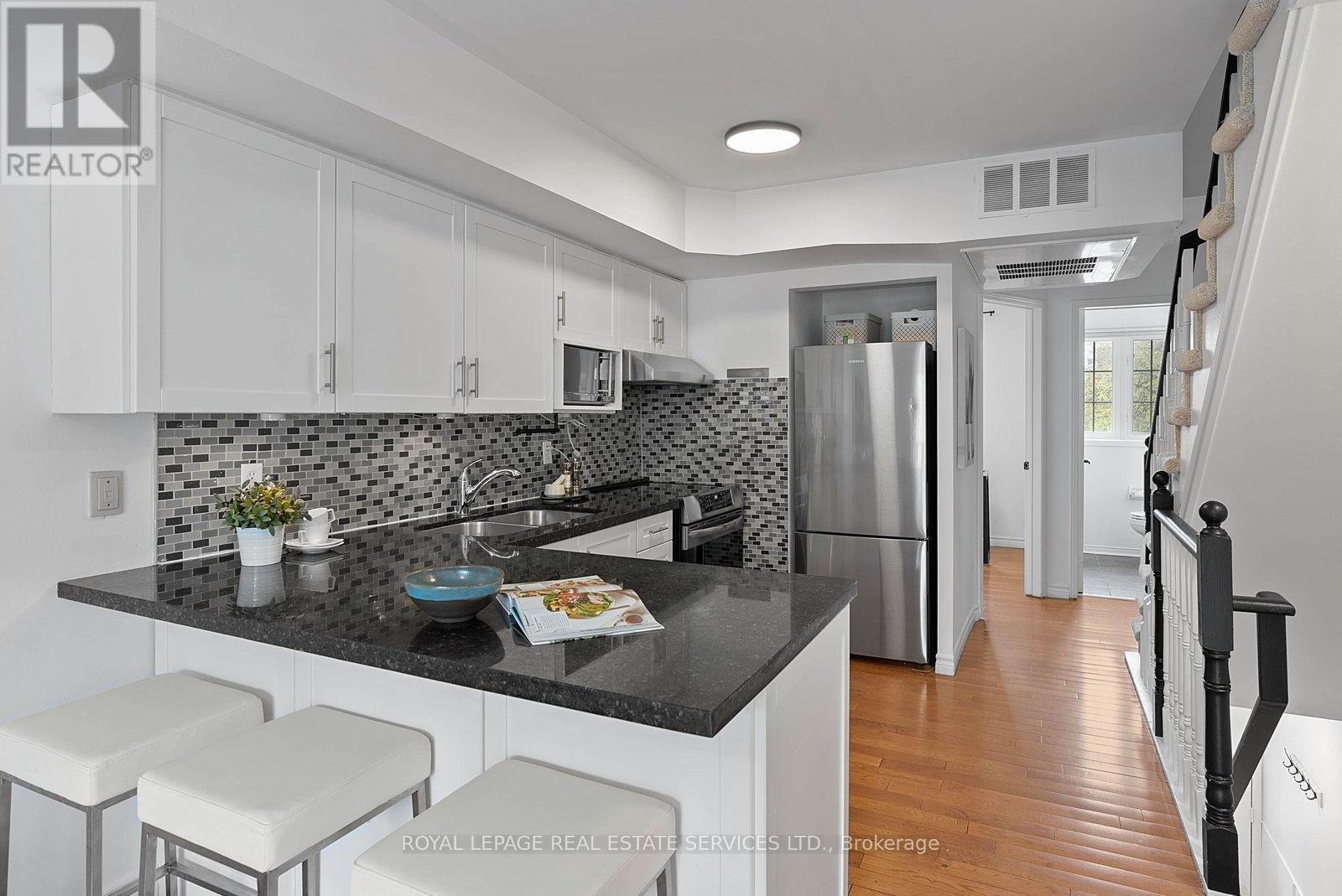 #207 262 ST HELENS AVENUE - 5