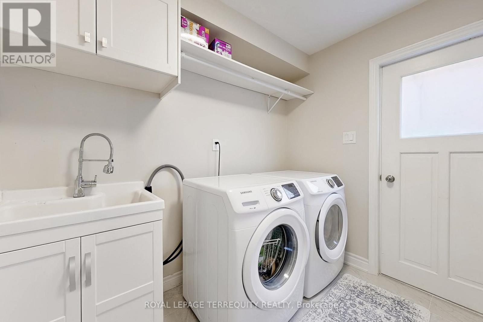 35 WILLIAM STEPHENSON DRIVE - 20