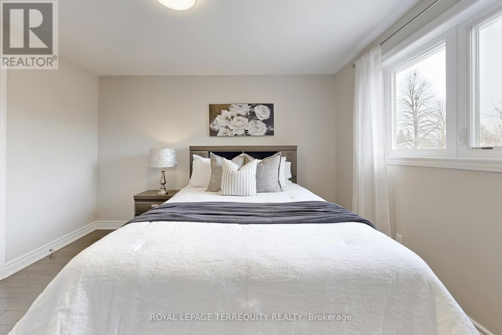 35 WILLIAM STEPHENSON DRIVE - 27