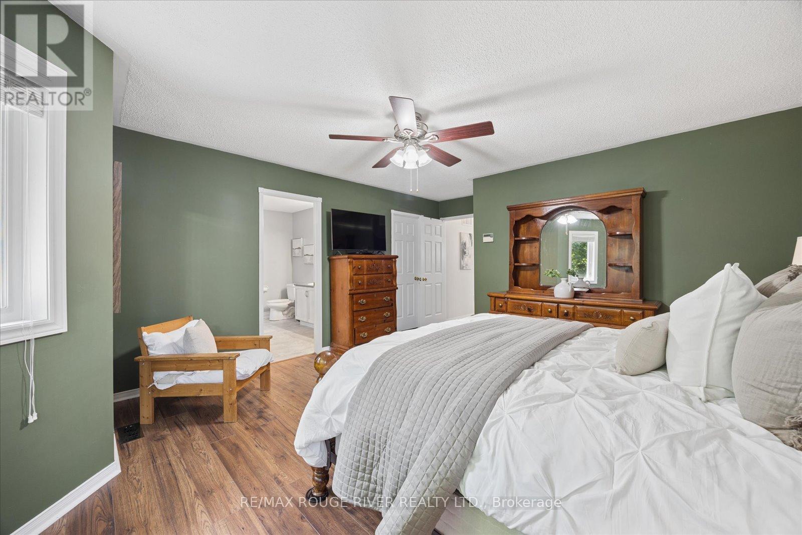 33 SHORE AVENUE - 26