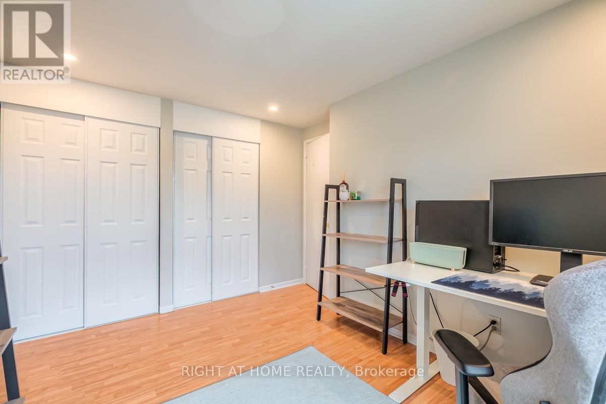 37 MCKNIGHT DRIVE - 24
