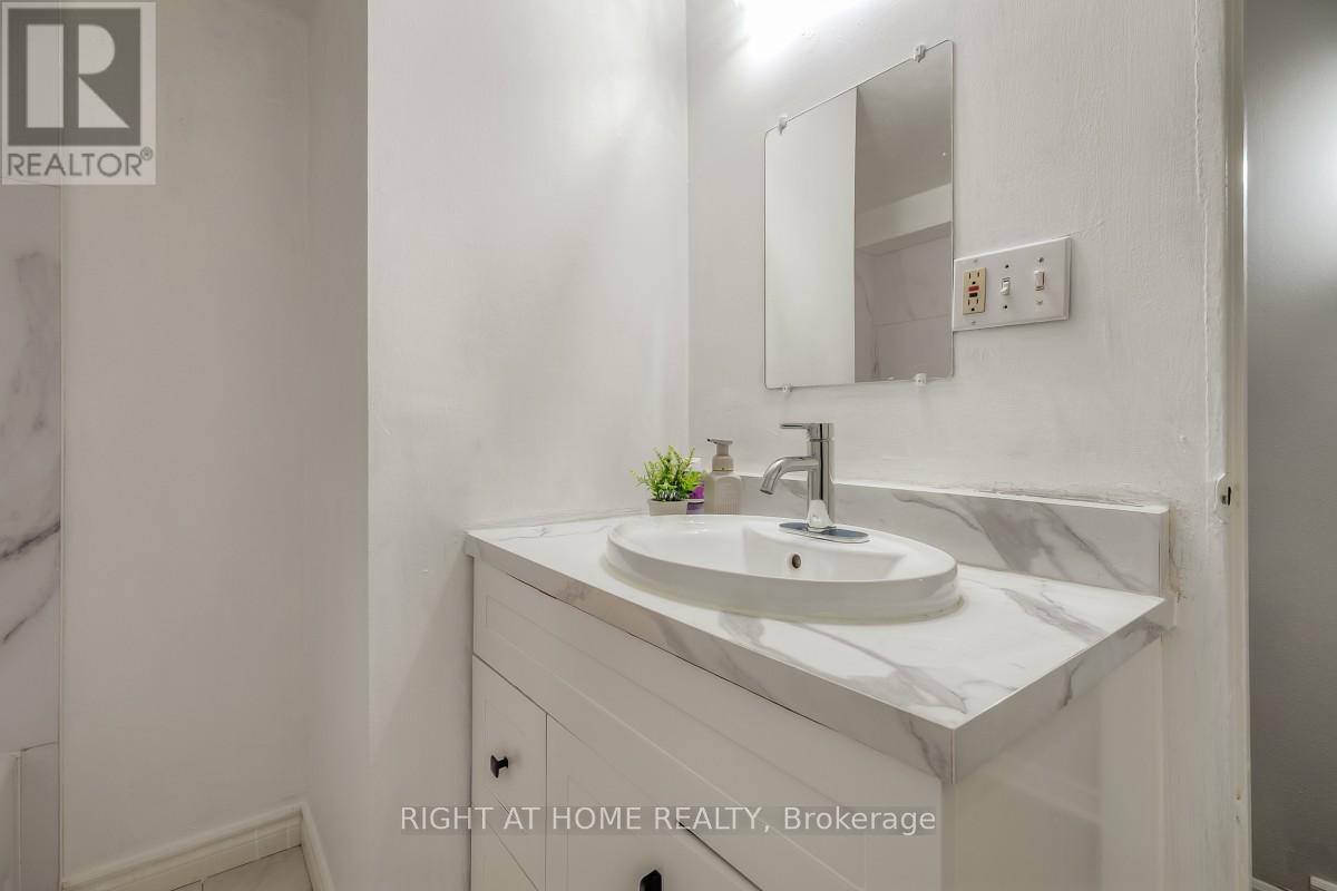 37 MCKNIGHT DRIVE - 35