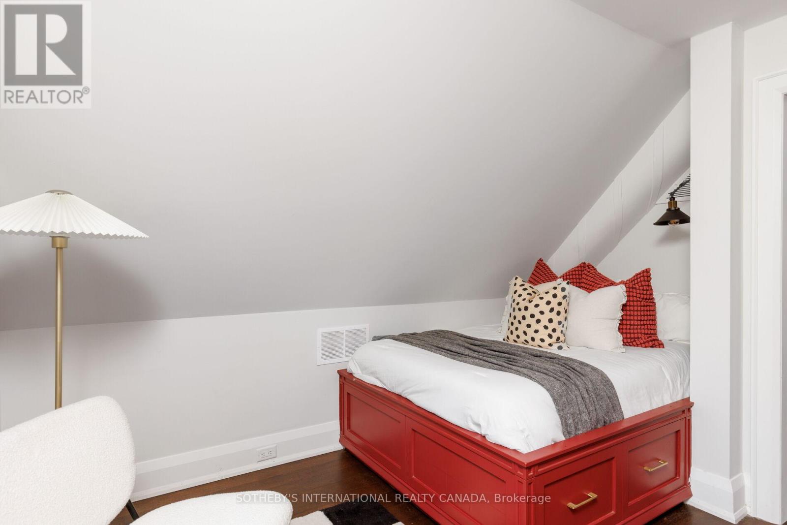 47 WROXETER AVENUE - 39